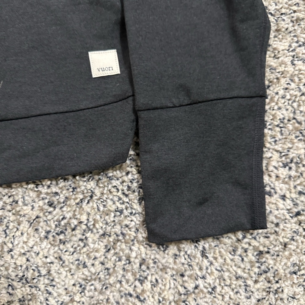 Vuori Heathered Black Halo Hoodie Top - Picture 3 of 5